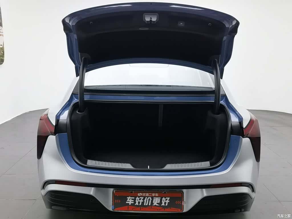 Hongqi 05, 2025 16