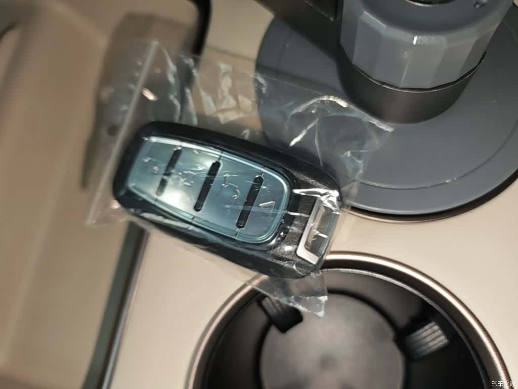 Li Auto MEGA, 2025 9