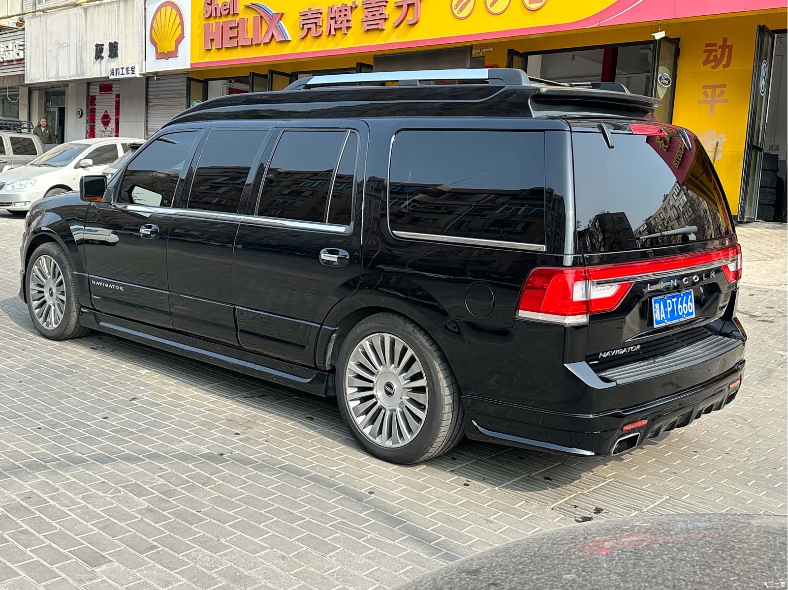 Lincoln Navigator, 2018 4
