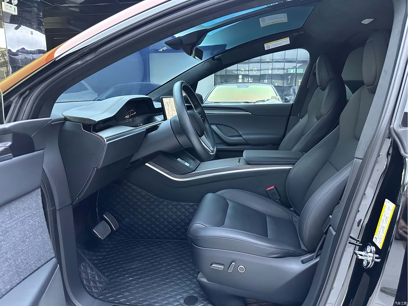 Tesla Model X, 2023 4