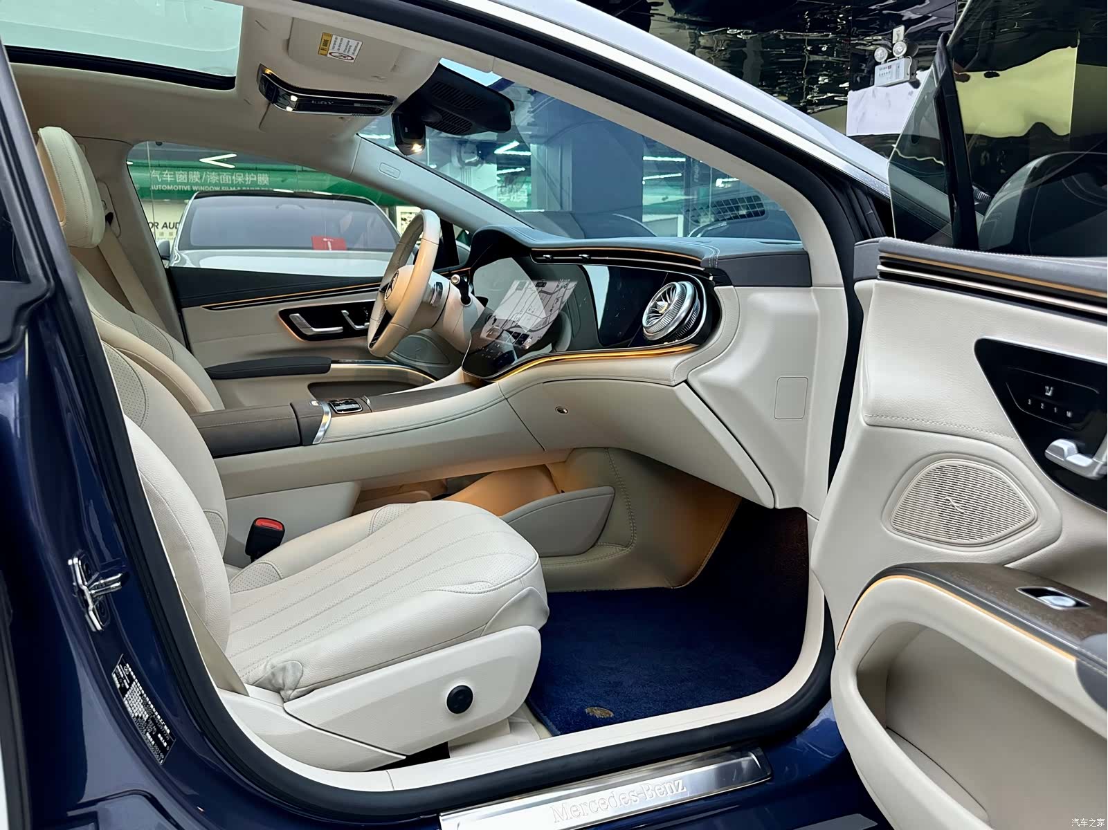 Mercedes-Benz EQS, 2022 11