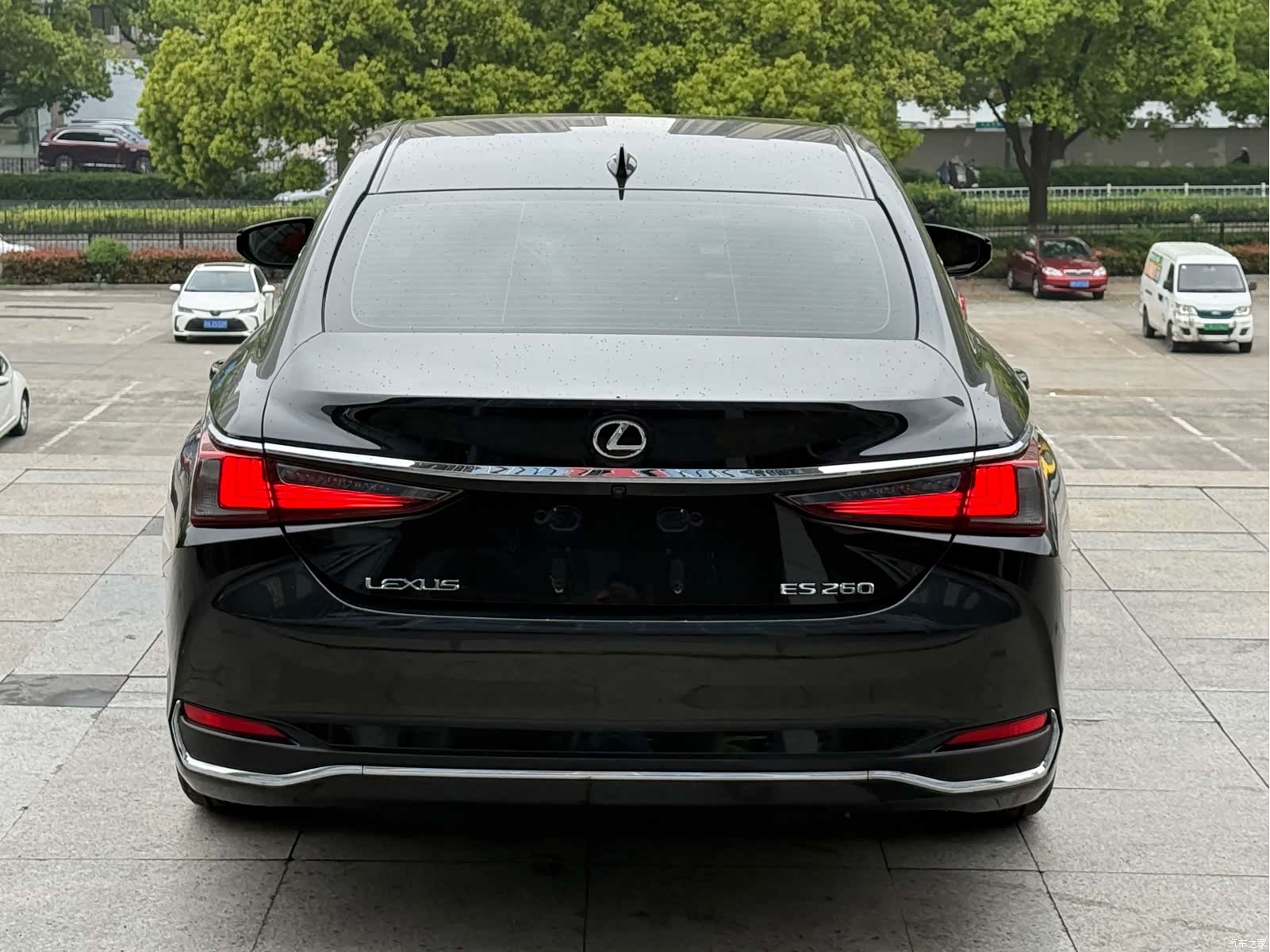 Lexus ES, 2019 21