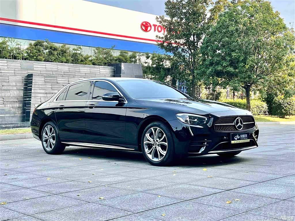Mercedes-Benz E-Class, 2022 3