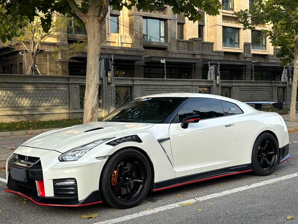 Nissan GT-R
