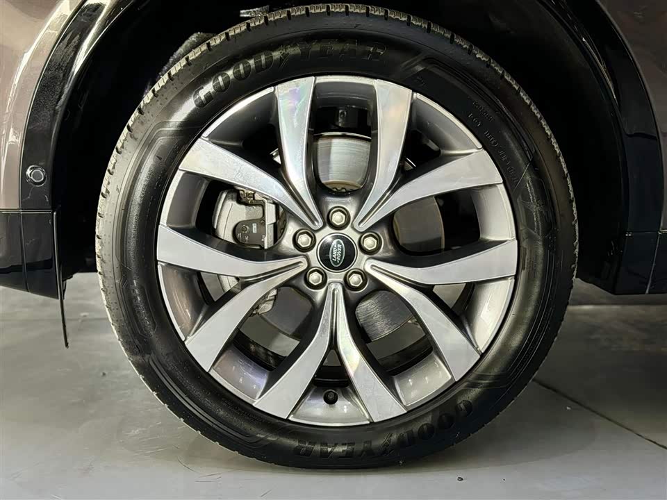 Land Rover Discover sports