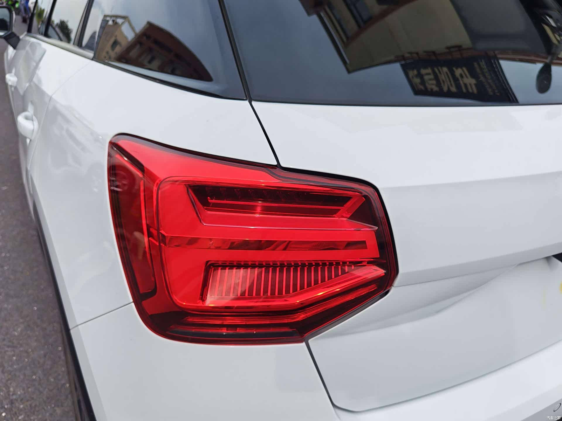 Audi Q2L, 2019 10