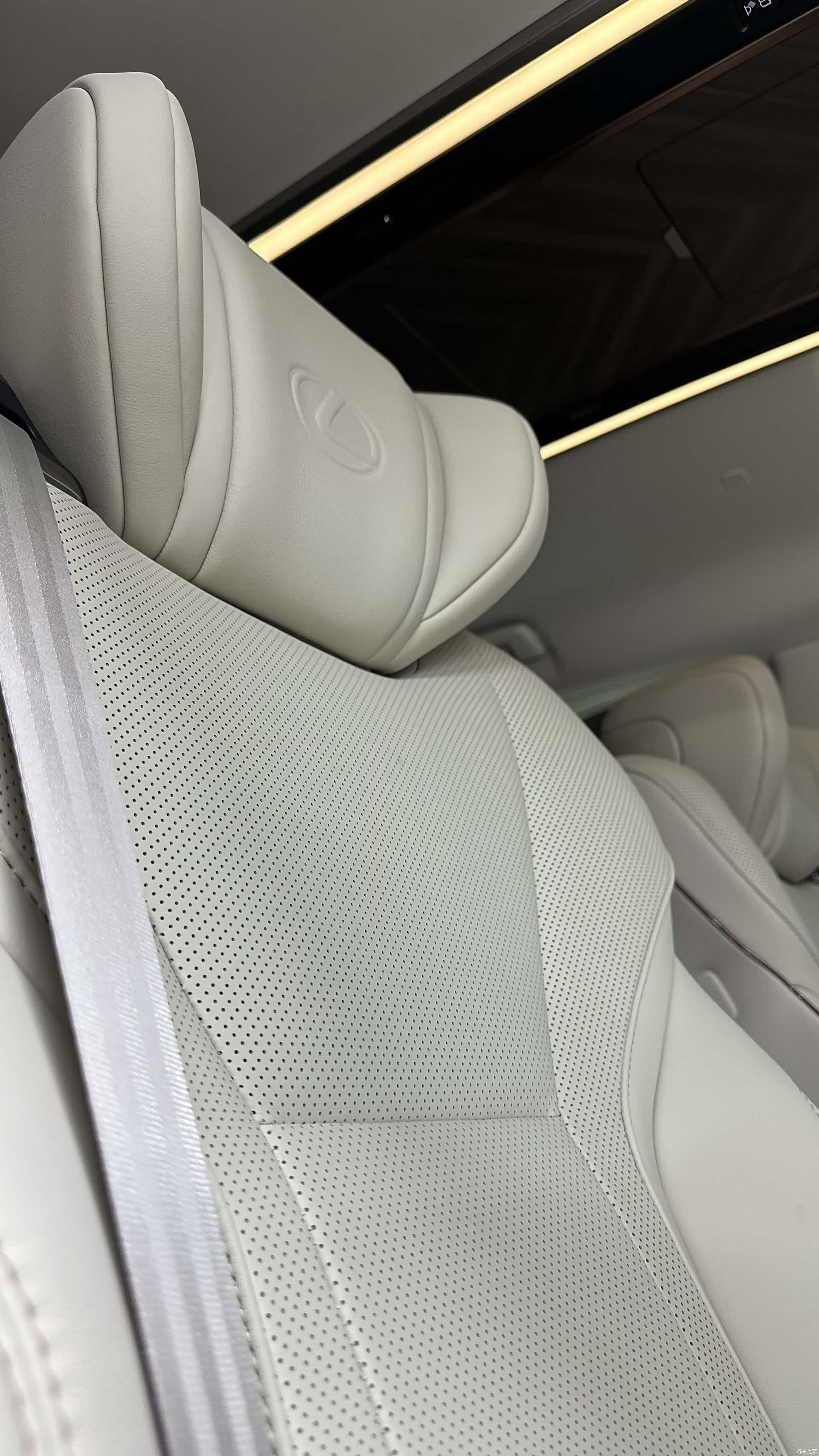 Lexus LM, 2025 20