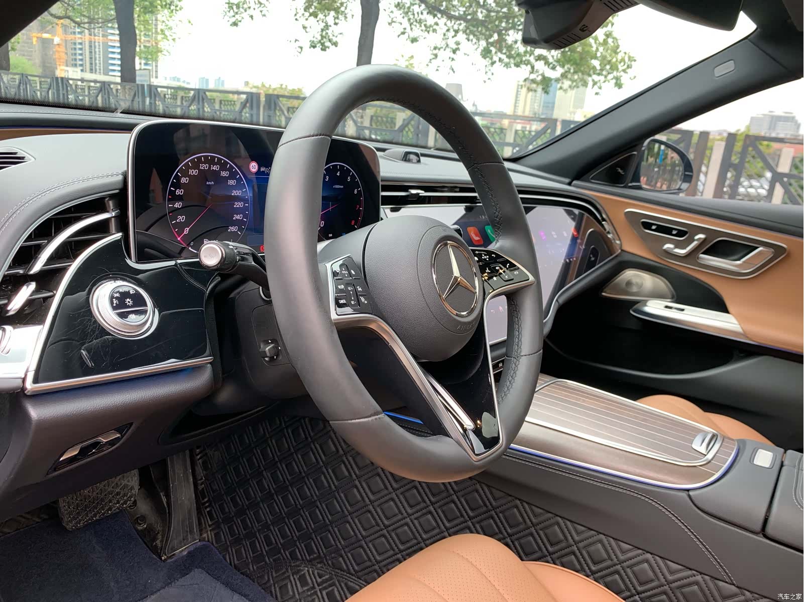Mercedes-Benz E-Class, 2024 18