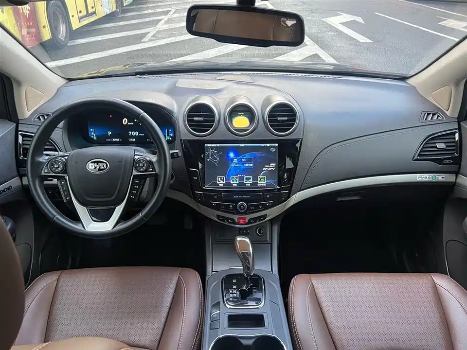 BYD S7