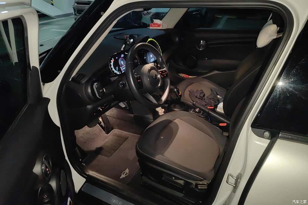 Mini ONE, 2024 9