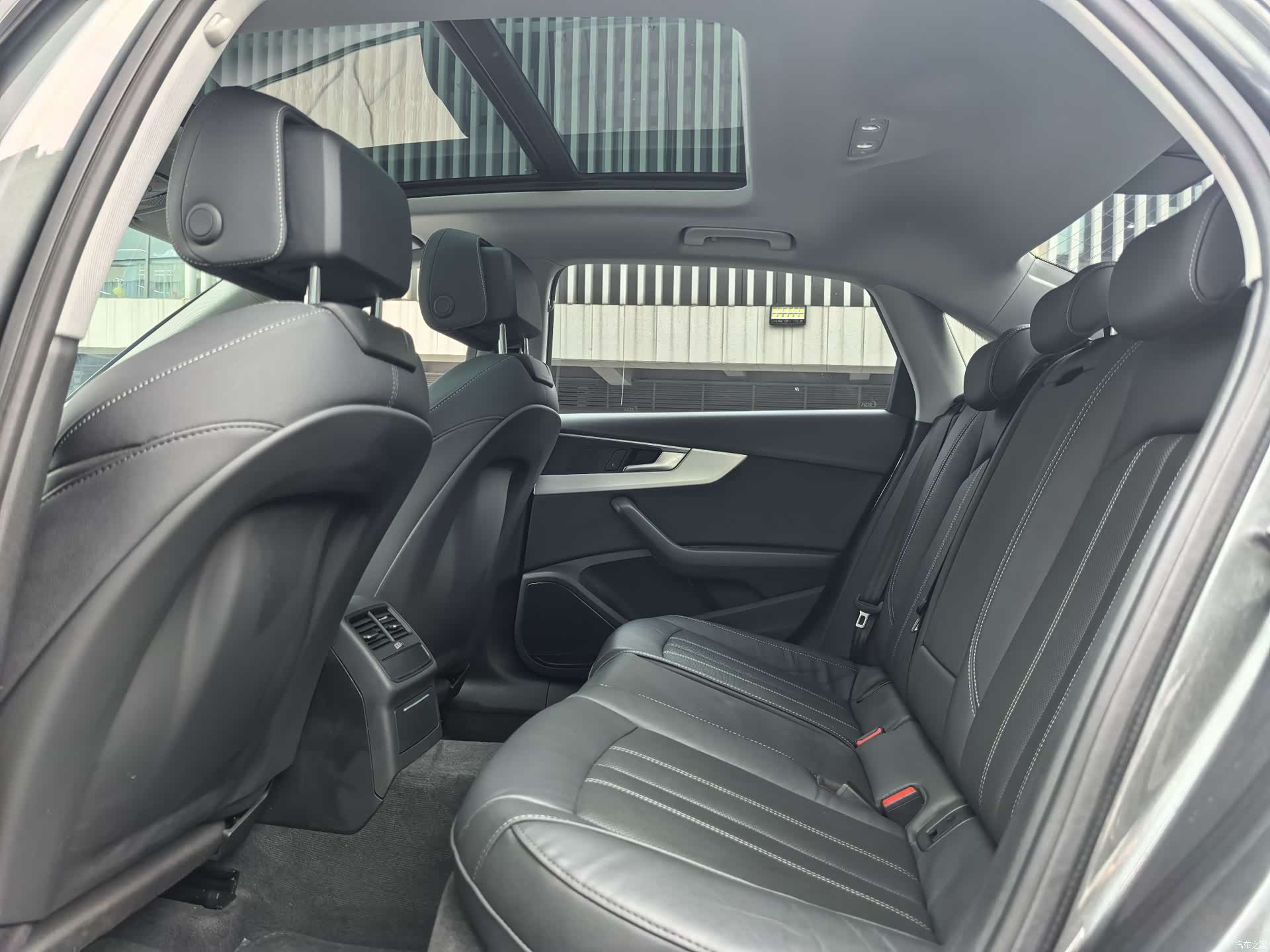 Audi A4L, 2021 11