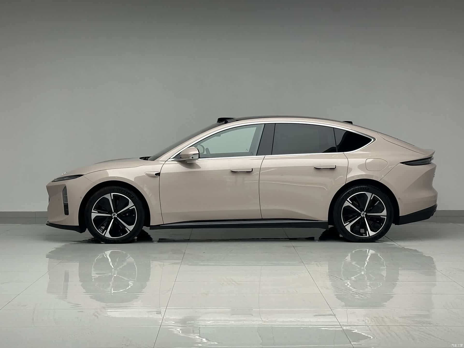 NIO ET5, 2025 4