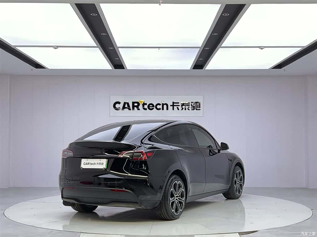 Tesla Model Y, 2022 все фото