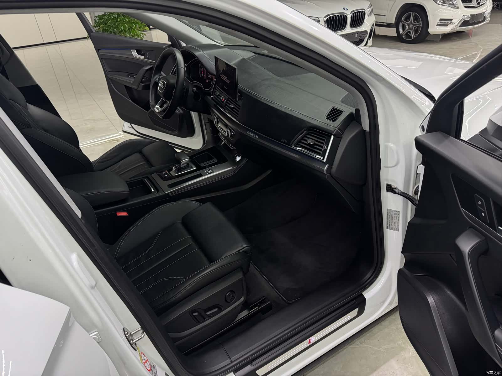 Audi Q5L, 2022 13