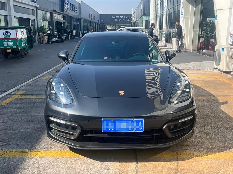 Porsche Panamera