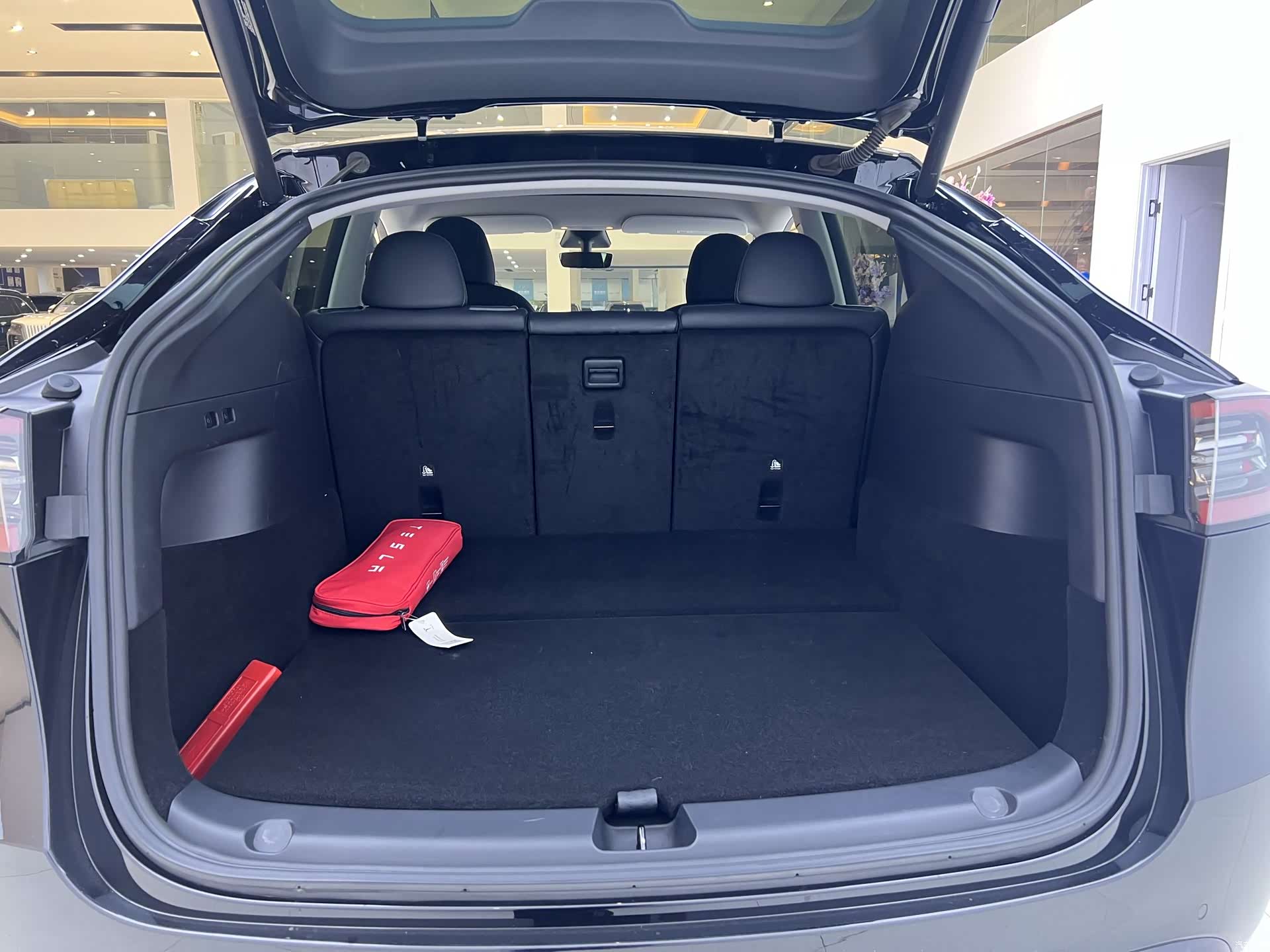 Tesla Model Y, 2021 12