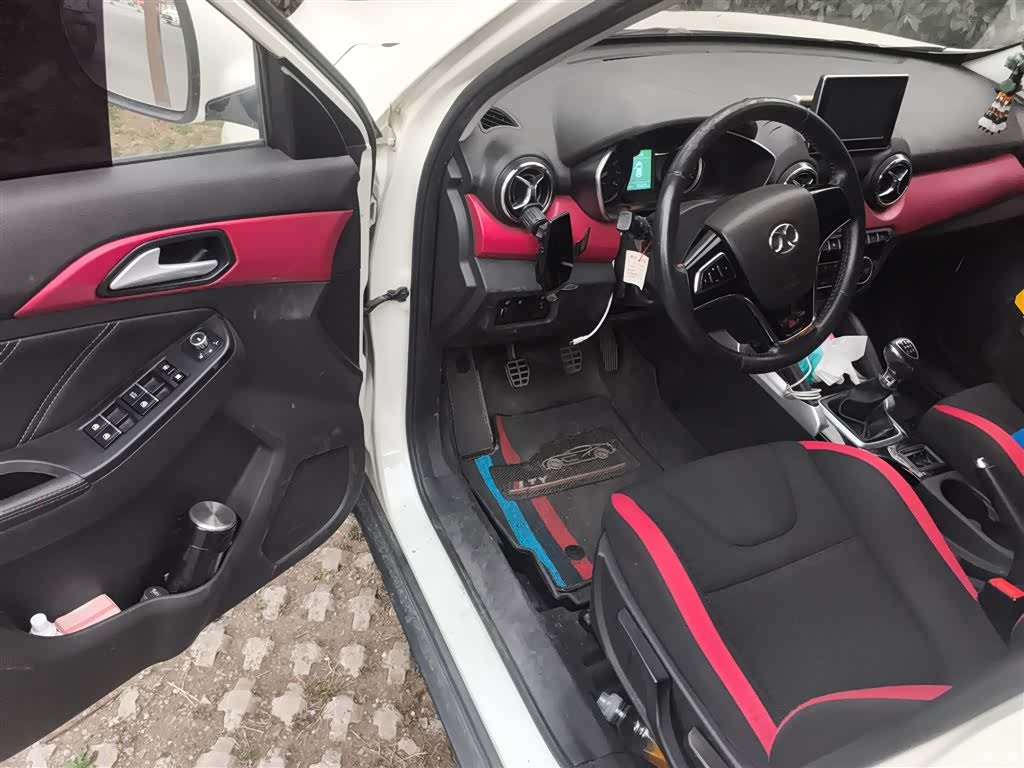 BAIC X35, 2019 14