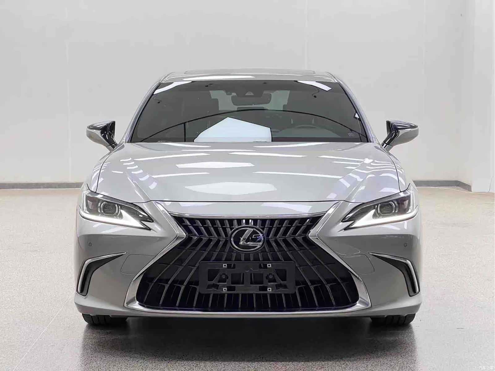 Lexus ES, 2024 2