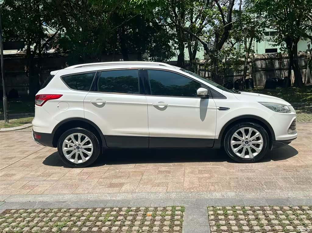 Ford Kuga, 2016 4