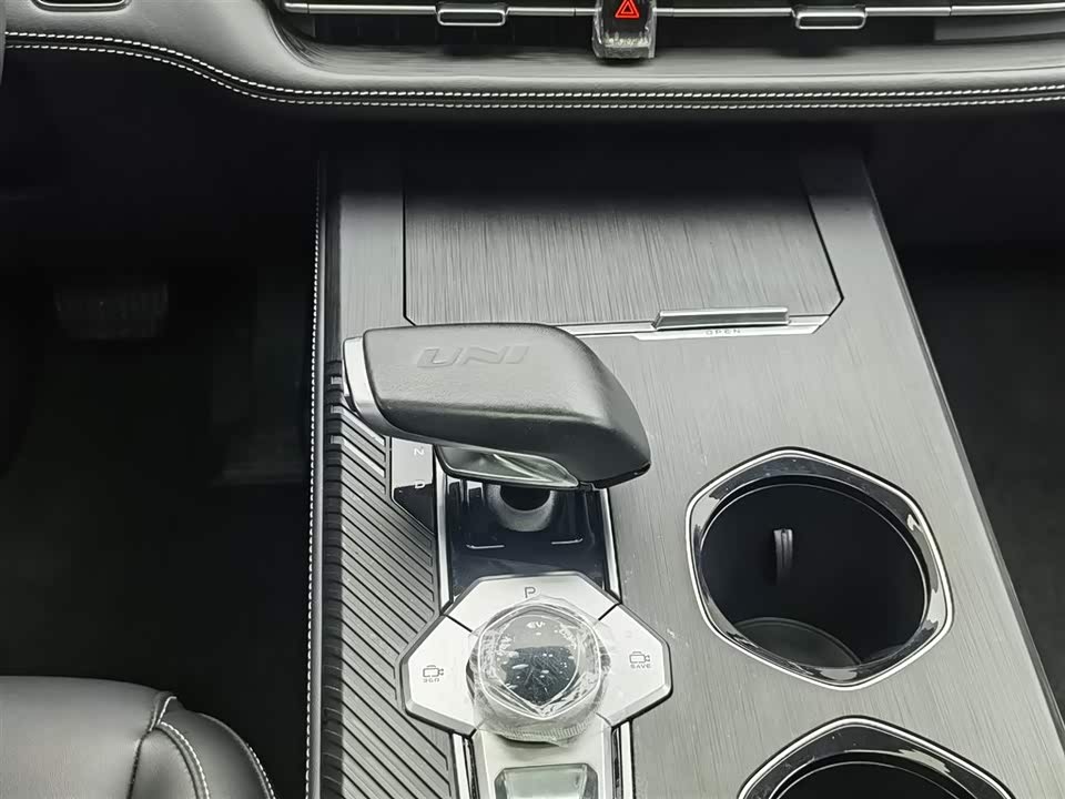 Changan UNI-K Smart iDD