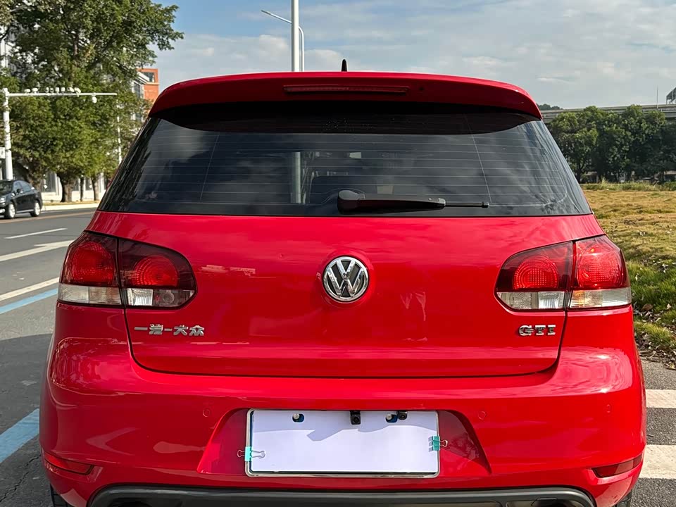 Volkswagen Golf GTI