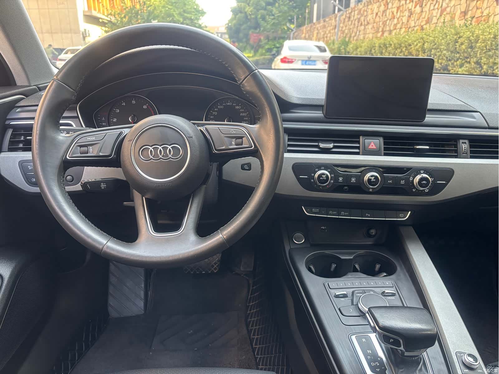 Audi A4L, 2019 13