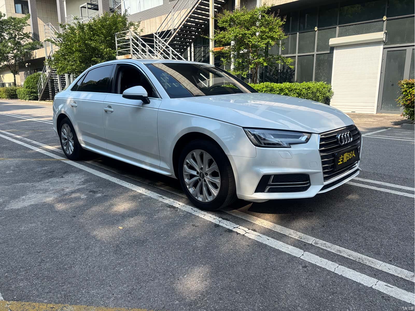 Audi A4L, 2019 3