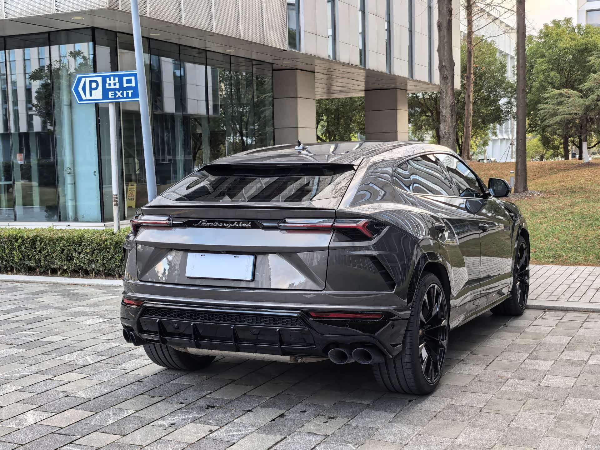 Lamborghini Urus, 2023 52