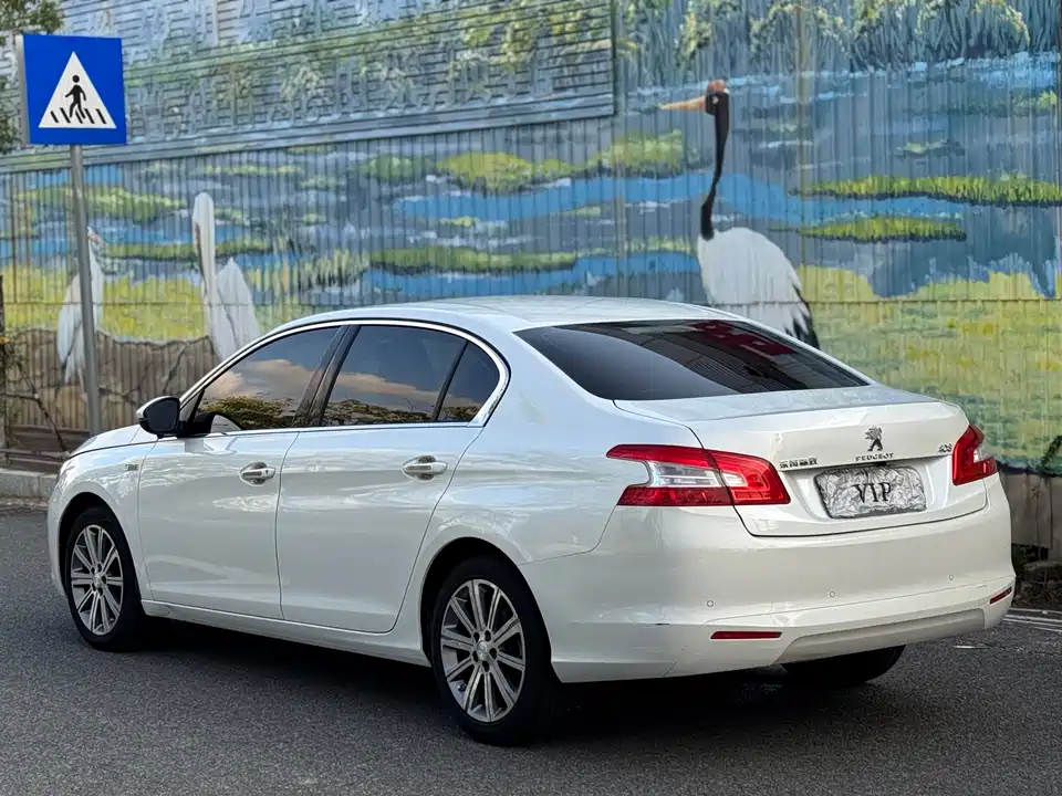 Peugeot 408