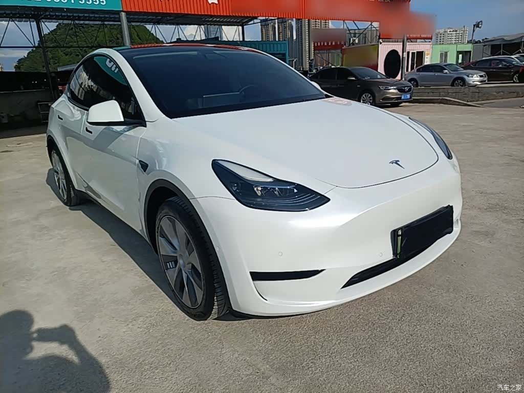 Tesla Model Y, 2022 4