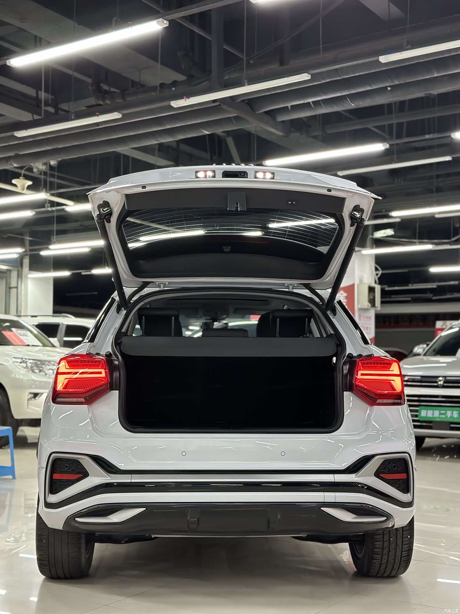 Audi Q2L, 2021 14