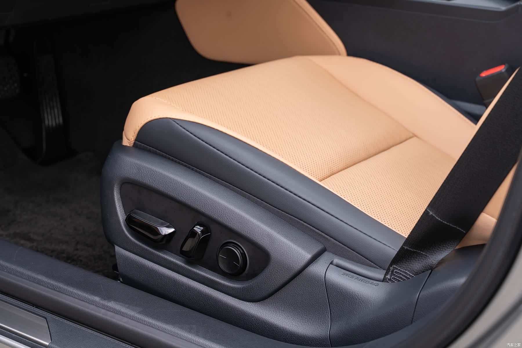 Lexus ES, 2025 19