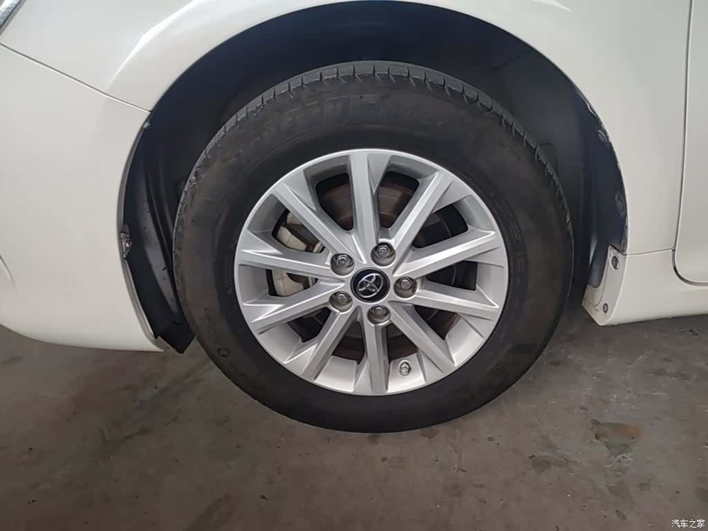 Toyota Camry, 2017 23