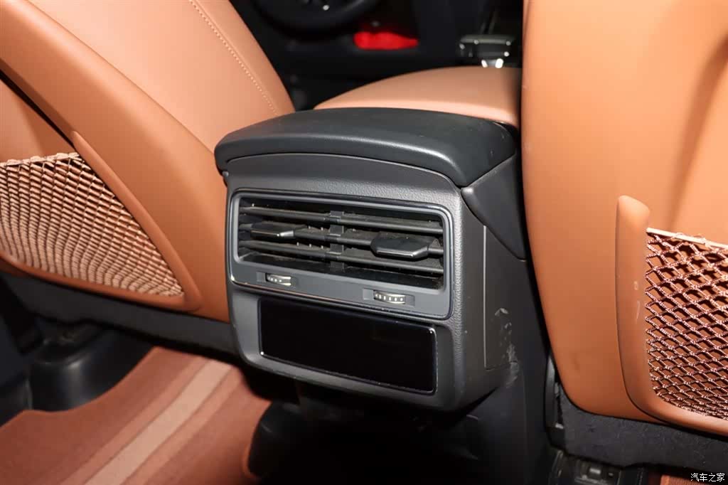 Audi Q7, 2023 13