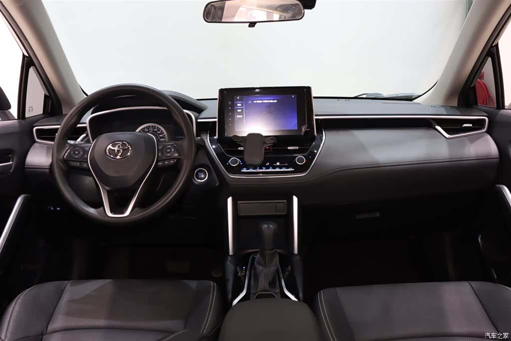 Toyota Frontlander, 2023 11