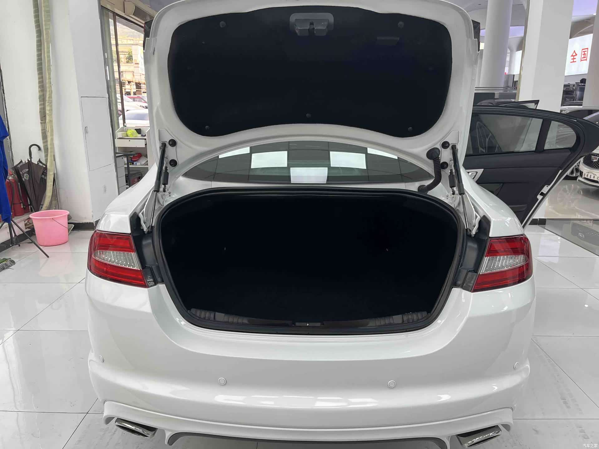 Jaguar XF, 2015 19