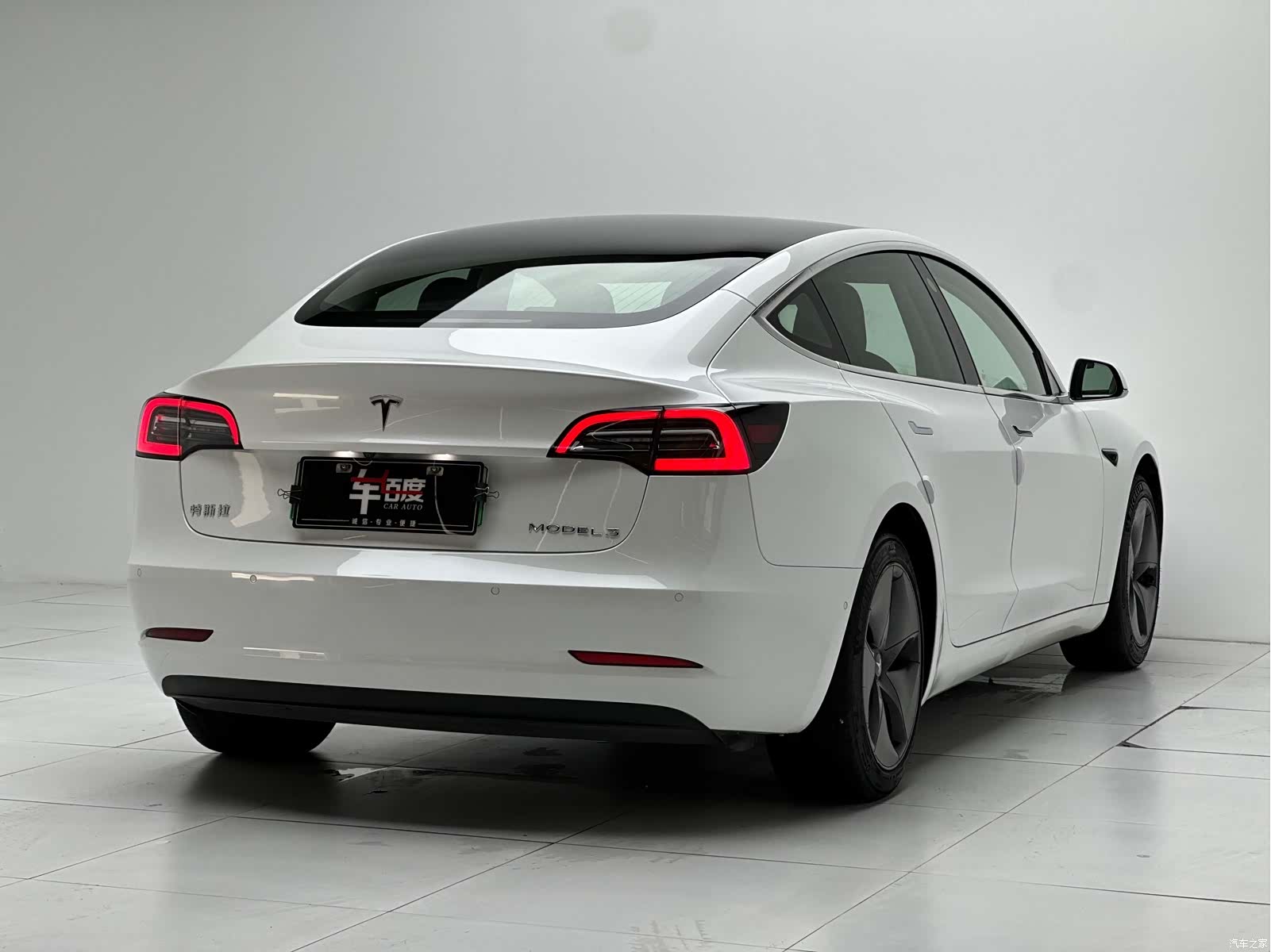 Tesla Model 3, 2019 4