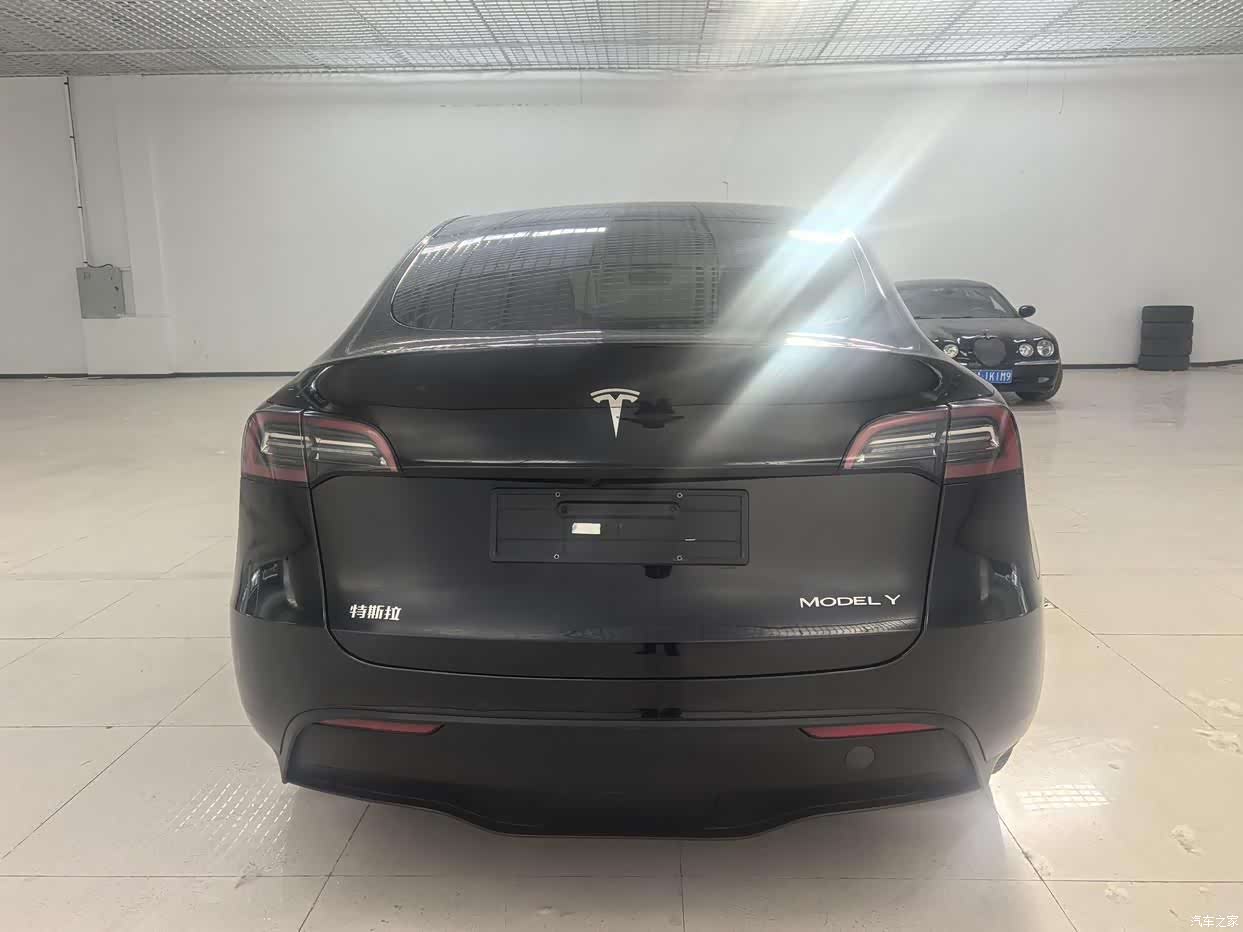 Tesla Model Y, 2022 7