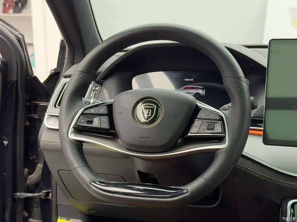 BYD Tang, 2022 13