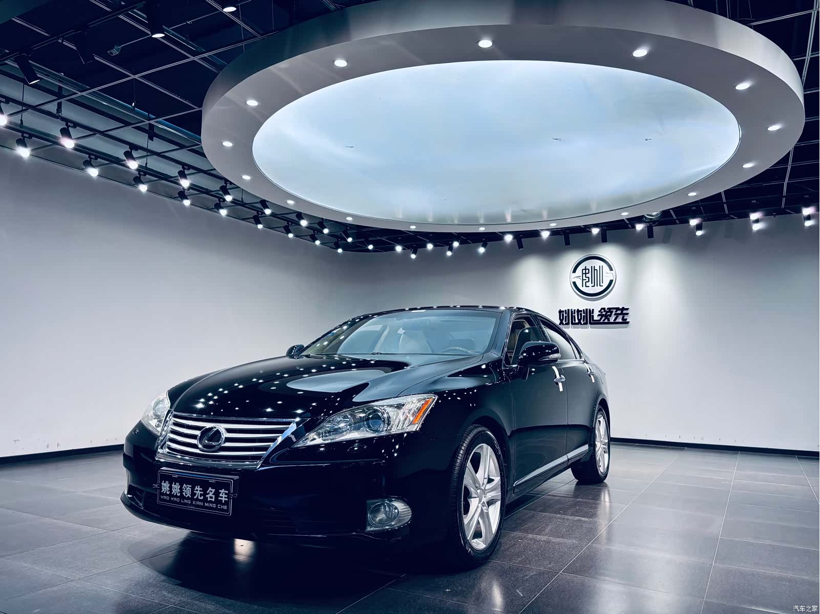 Lexus ES, 2013 1