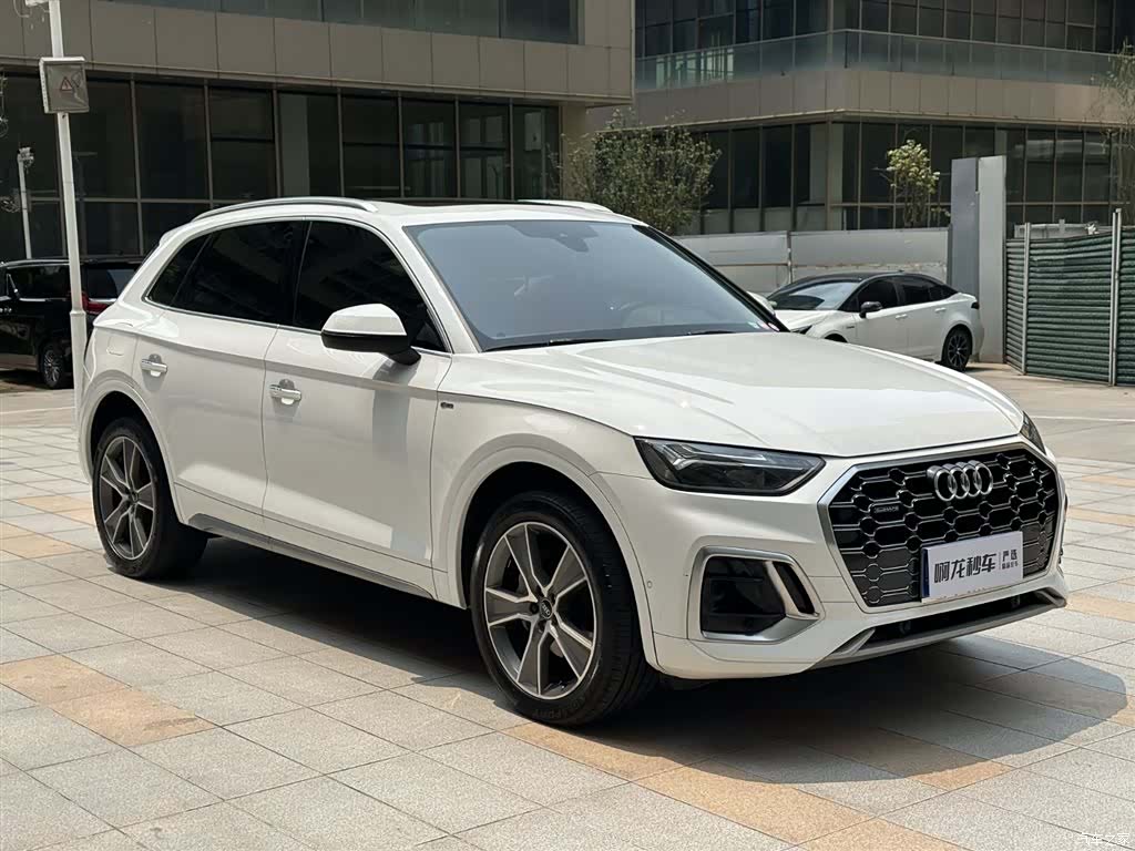 Audi Q5L, 2021 11