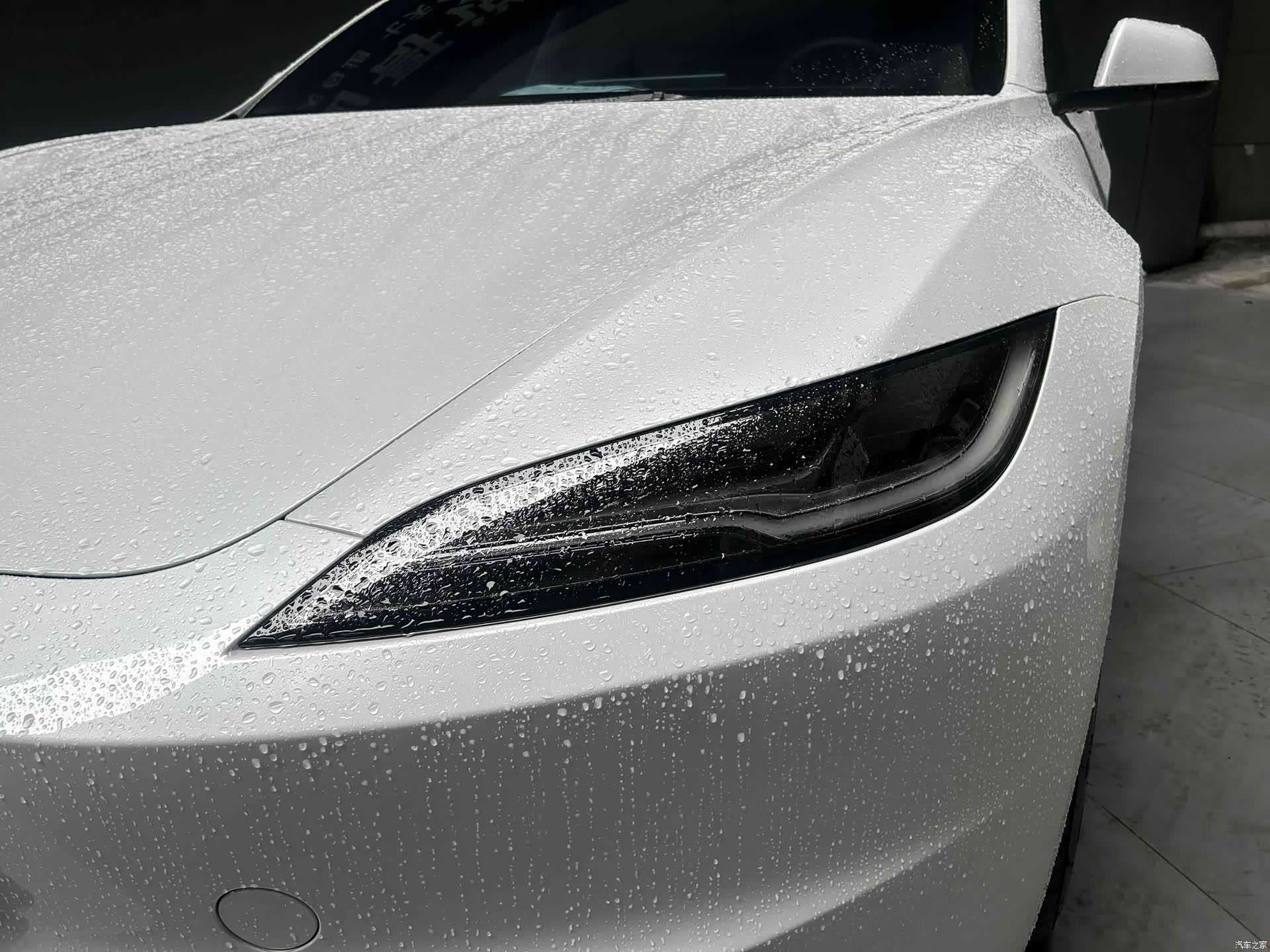 Tesla Model 3, 2025 4