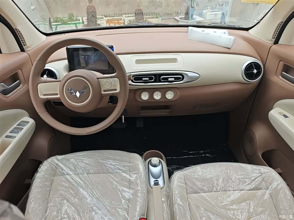 Wuling MINIEV, 2026 10