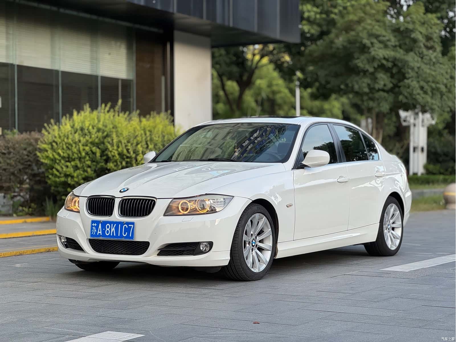 BMW 3 Series, 2011 1