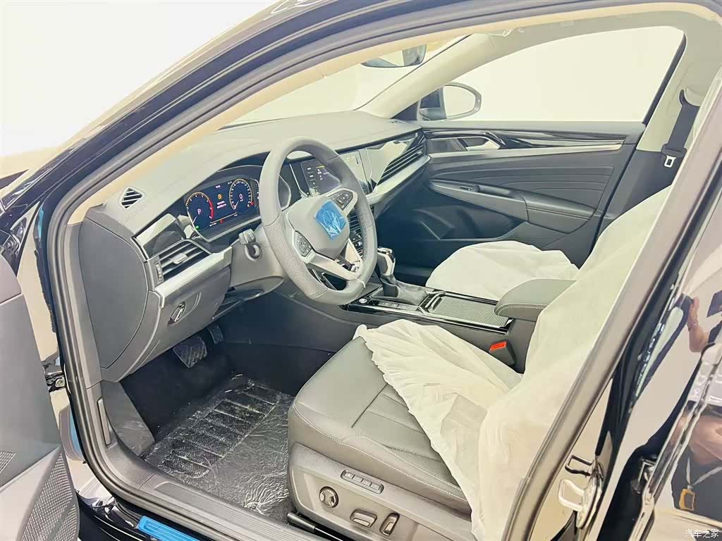 Volkswagen Passat, 2026 11