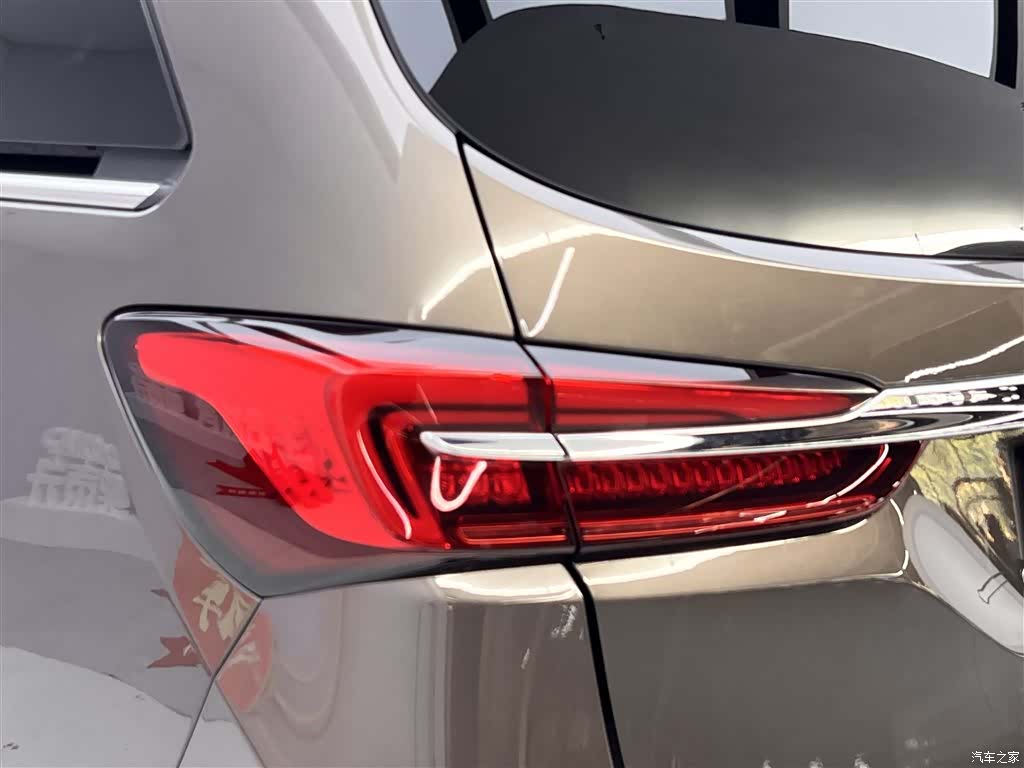 Buick GL8, 2025 10