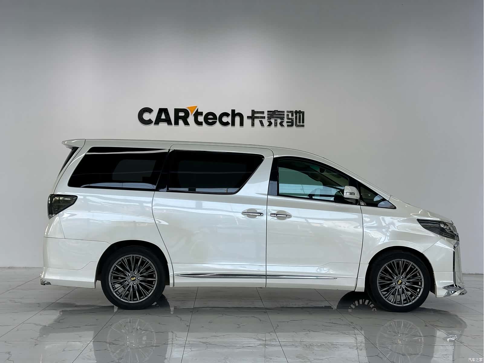 Toyota Alphard, 2012 8