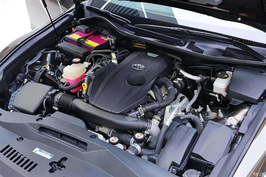 Toyota Crown, 2017 30