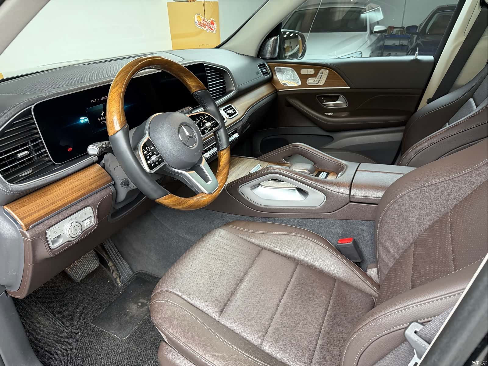 Mercedes-Benz GLS, 2020 16
