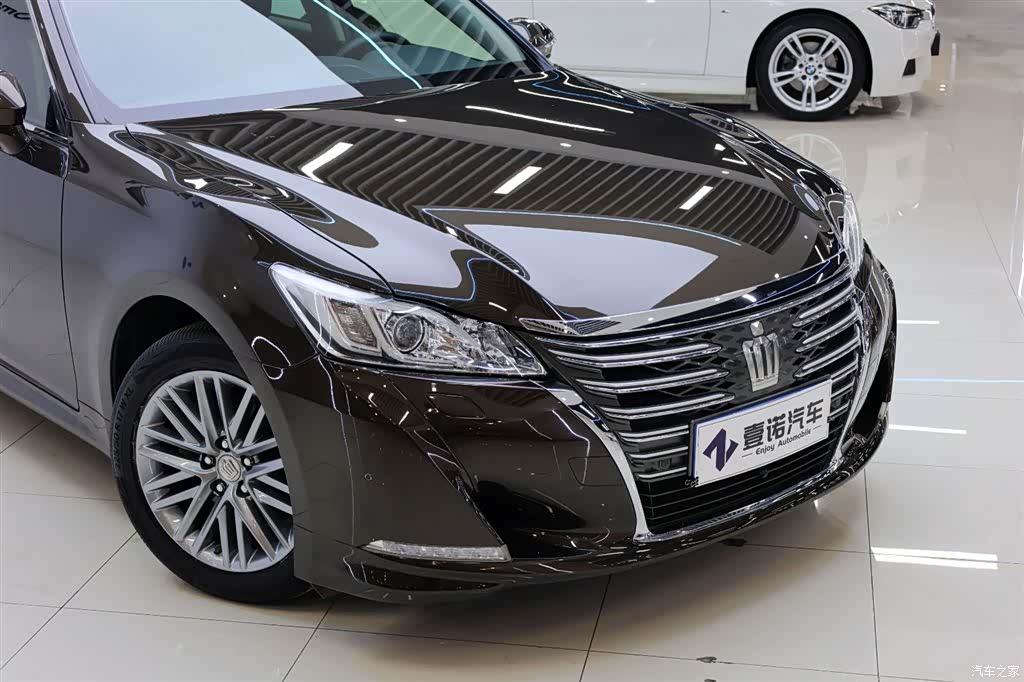 Toyota Crown, 2017 9